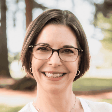 Dana Schnell, facilitator of the Know Pain, Know Gain Lifeing Circle